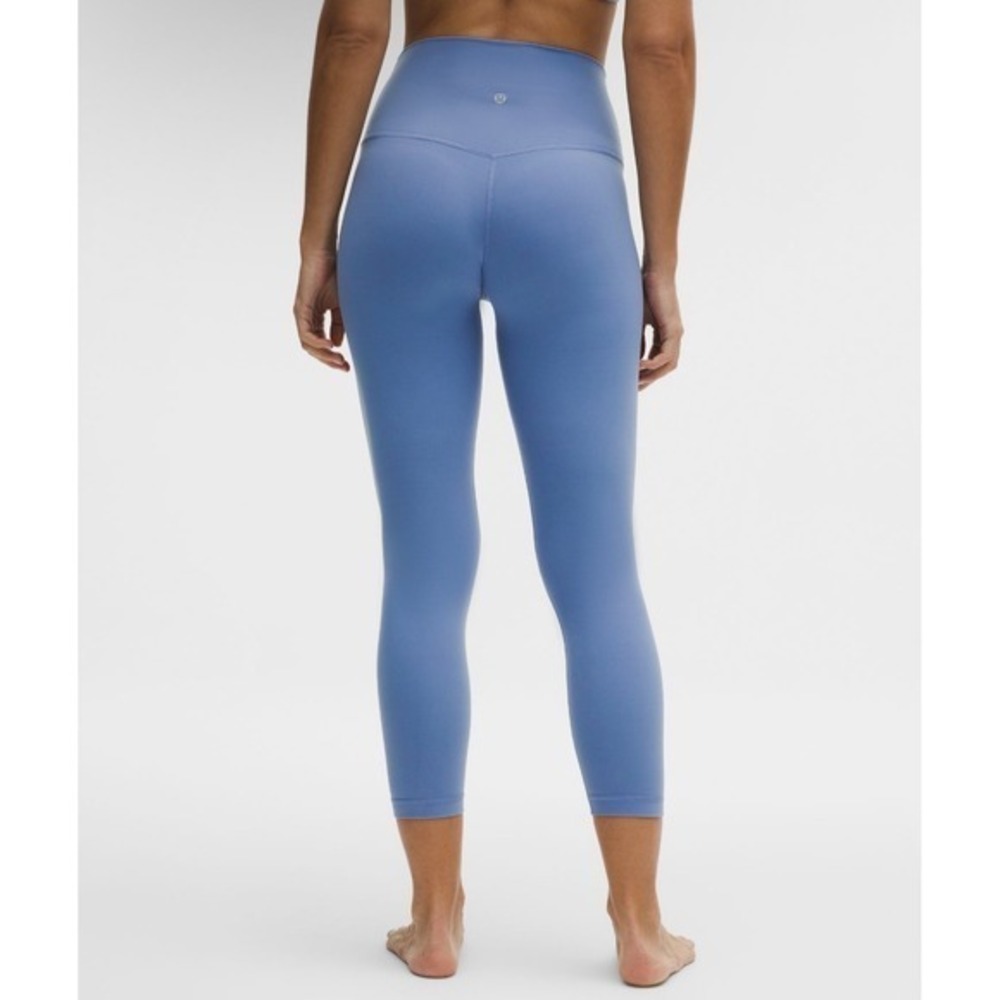 Lululemon Align High Rise Pant 25" Sz 6 Periwinkle Blue Yoga Athelic Athleisure
